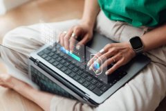 <b>新型储能技术走向规模化应用，能源结构转型再添动力</b>